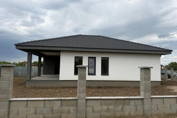 Casa Noua, Zona Lazuri
